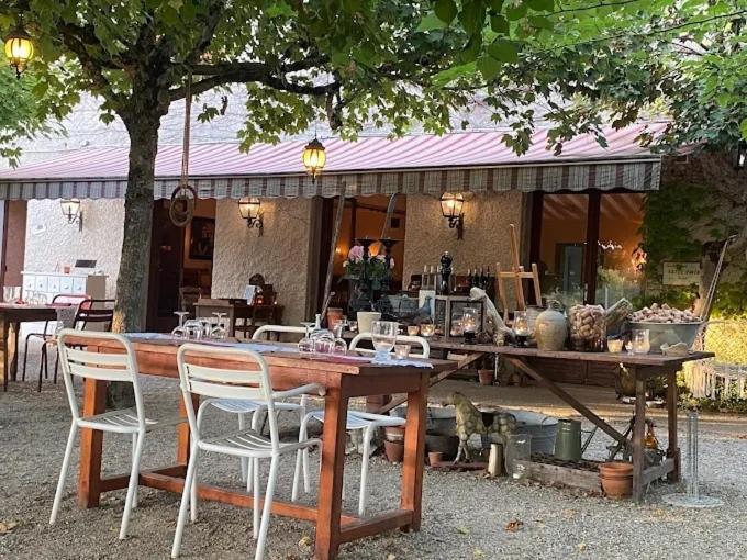 La Chaumiere De L'Eau Sauvage Hotell Villeneuve-sur-Allier Eksteriør bilde